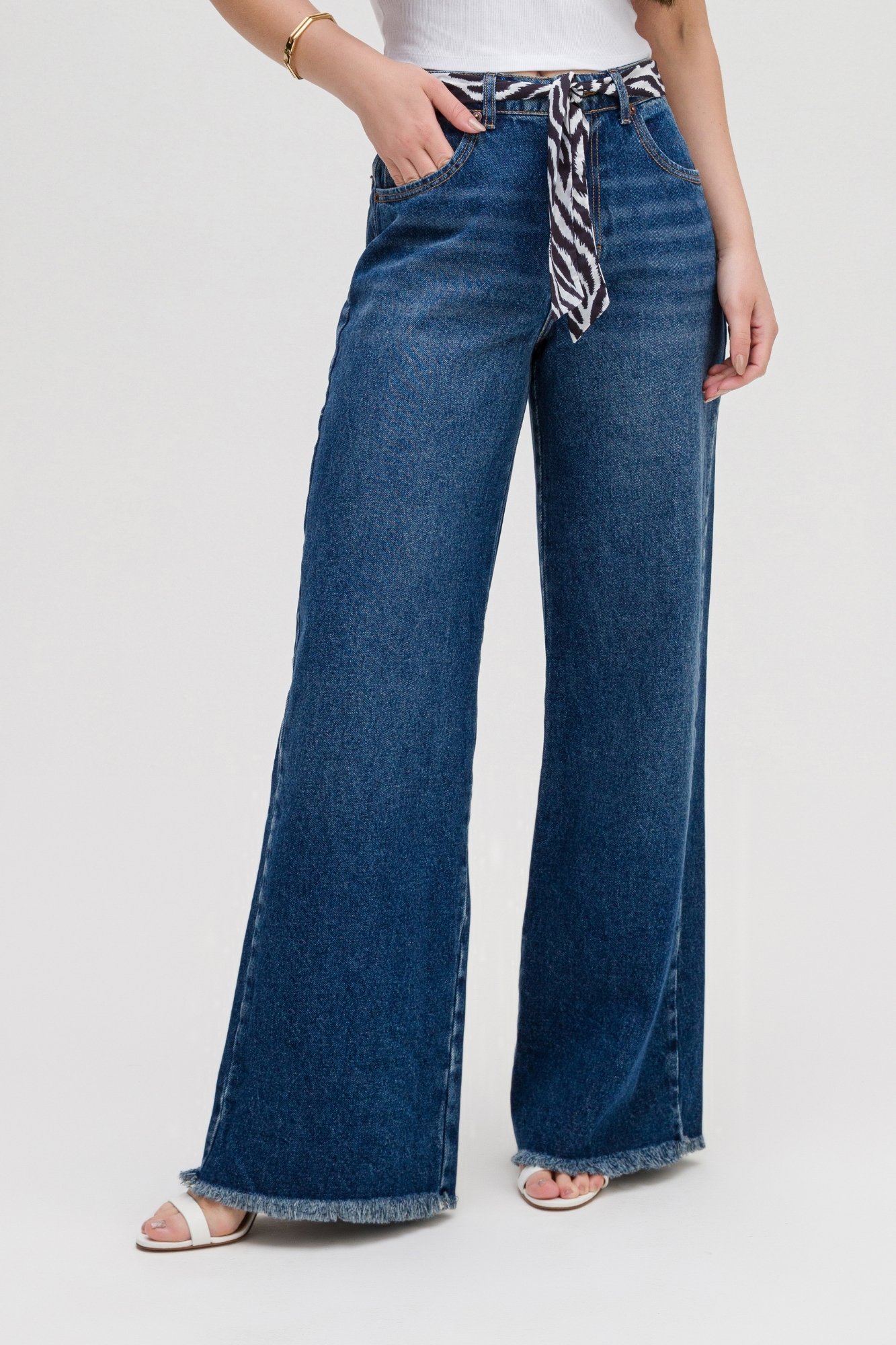 Calça Jeans Wide Leg Escura com Lenço